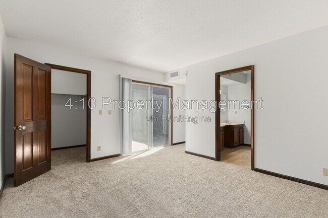 Building Photo - 2063 E Aspen Dr