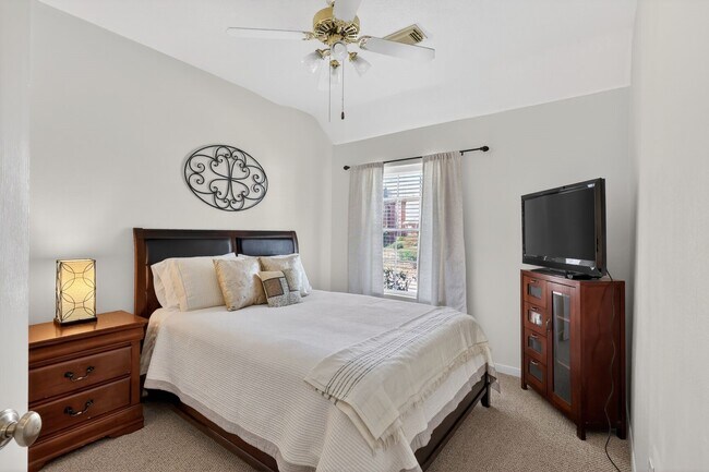 Building Photo - 502 Ernst Ct