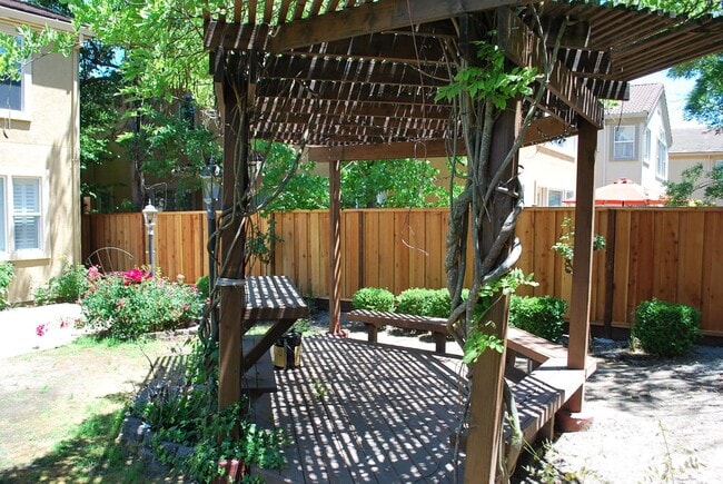 Building Photo - Wonderful Detached Home in Sought After San Ramon Neighborhood ! Trevari at Gale Ranch !