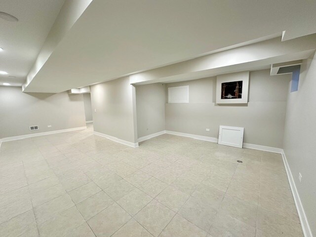 Building Photo - 1711 Whispering Oaks Dr