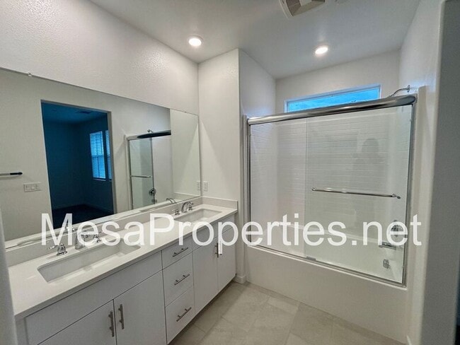 Building Photo - 2601 Cloudview Privado