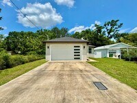Building Photo - 8424 N Packwood Ave
