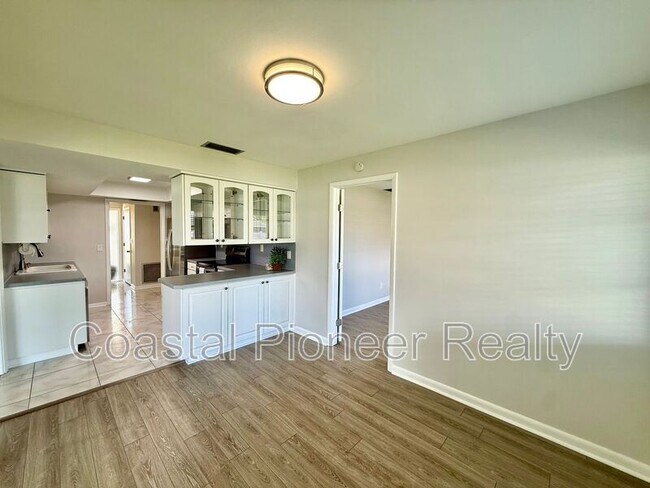 Building Photo - 14903 Imperial Point Dr N