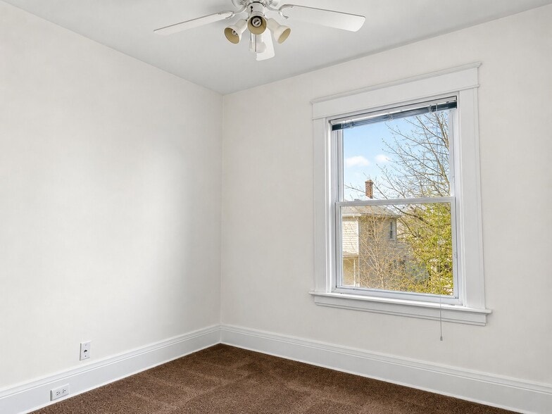 Building Photo - 2715 Griffiths Ave