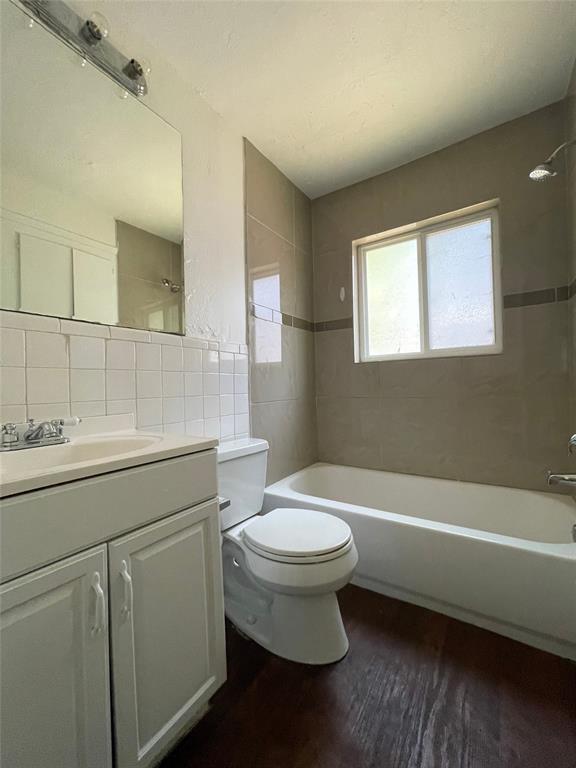 Building Photo - 3106 Duval St