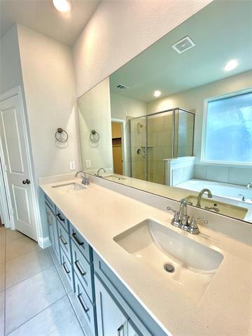 Building Photo - 608 Portina Dr