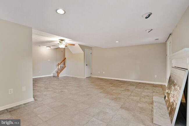 Building Photo - 5136 Glen Meadow Dr