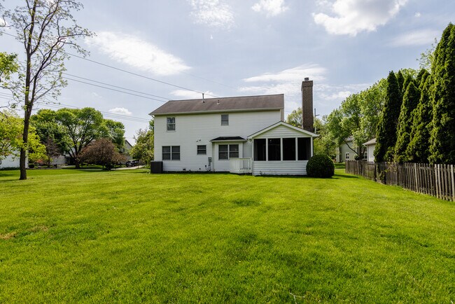 Building Photo - 5558 Parker Hill Ln