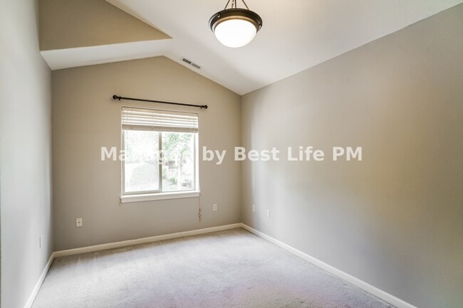 Building Photo - 2067 NE 49th Way