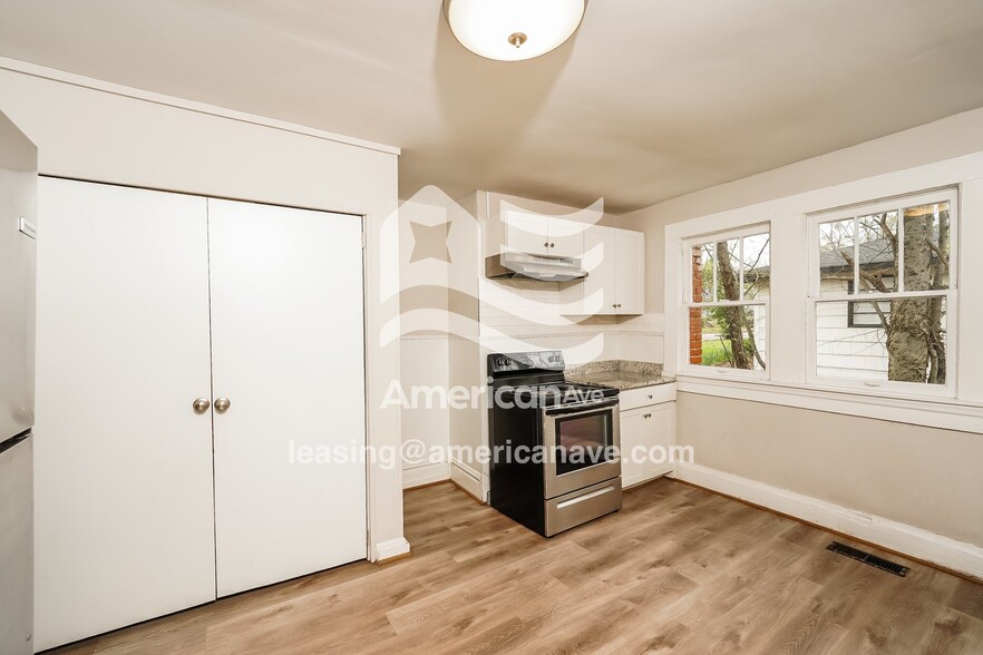 Building Photo - 7832 4th Ave S