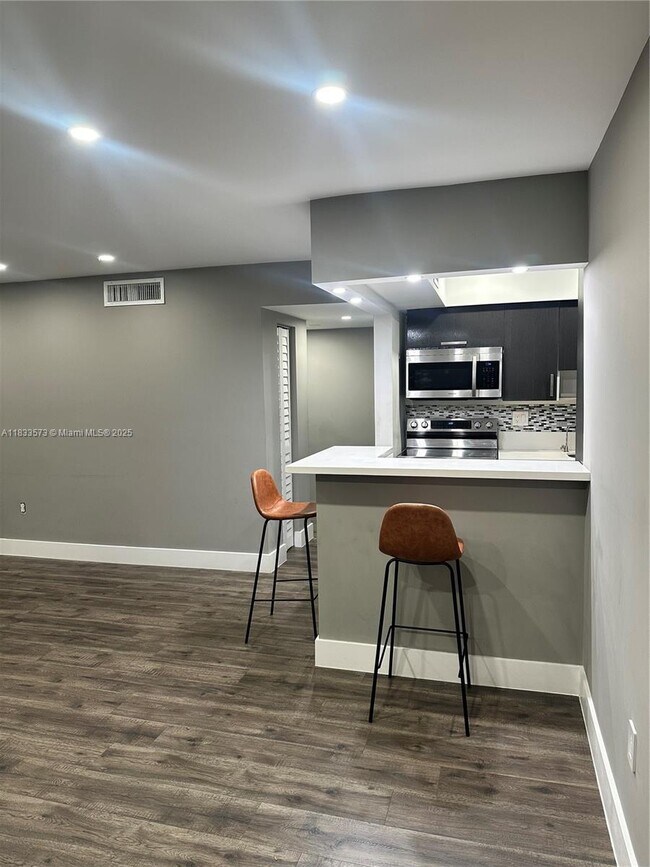 Building Photo - 9449 SW 76th St