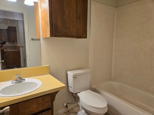 Building Photo - 3319 Bluestem Cir