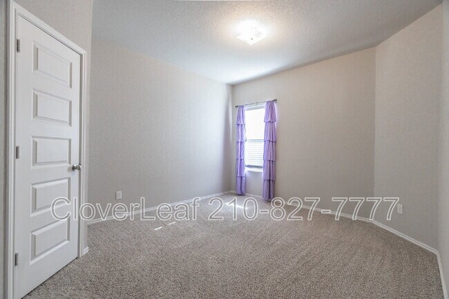 Building Photo - 2450 Dry Moss Way