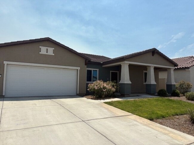 Building Photo - 3 Bedroom + Office, 2 Bath Home with Solar...