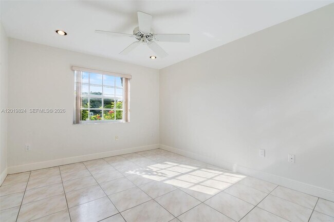 Building Photo - 16035 SW 173rd Ave