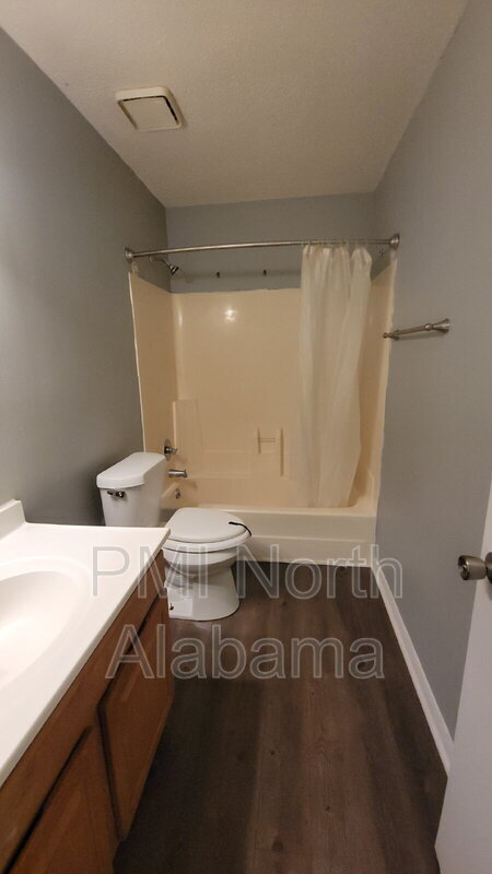 Building Photo - 900 Candlewood Dr NW