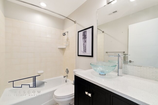 Building Photo - Fully Furnished Executive Home!