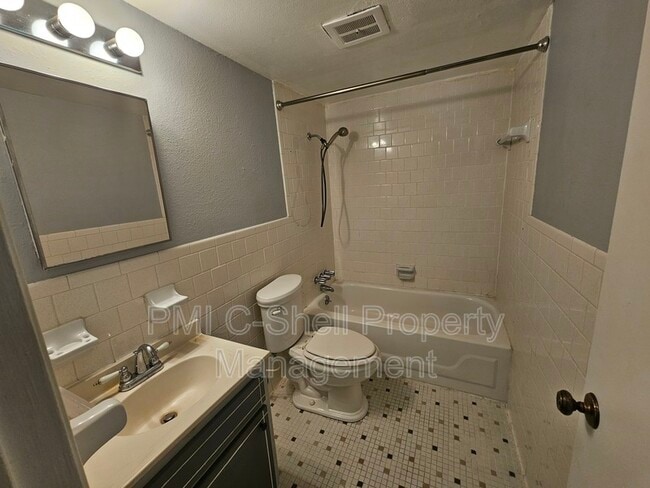 Building Photo - 600 Scenic Hwy