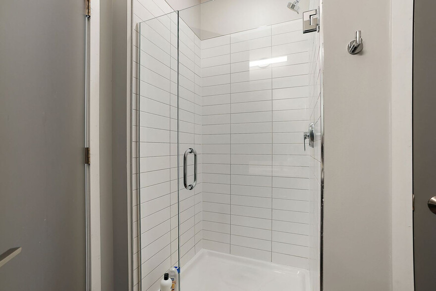 Building Photo - 1410 Nicollet Ave