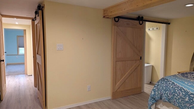 Building Photo - 1412 Springwater Dr