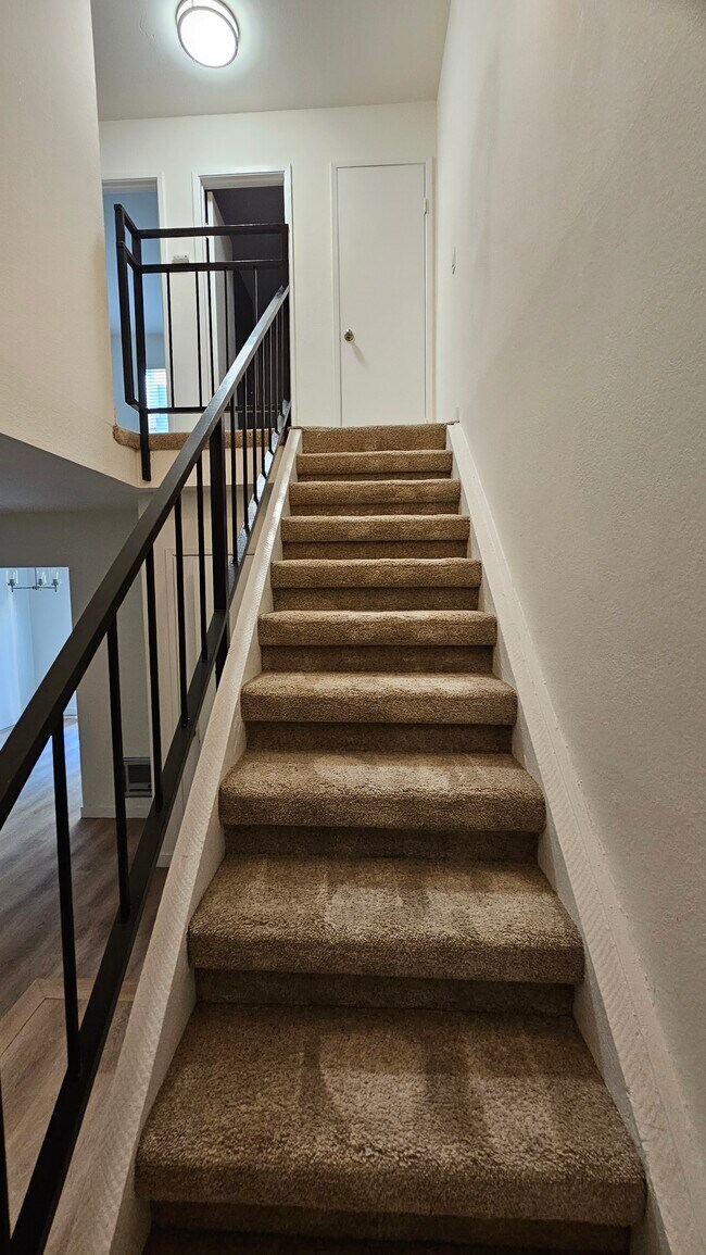 Building Photo - 7964 Mission Center Ct