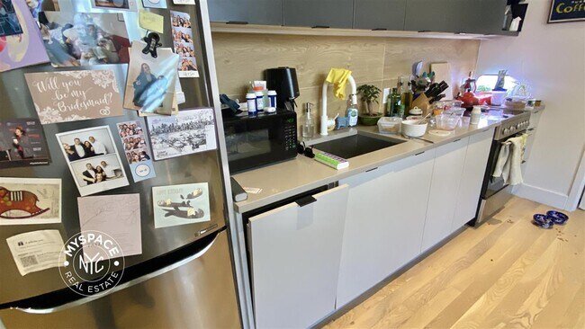 Building Photo - 312 Devoe St