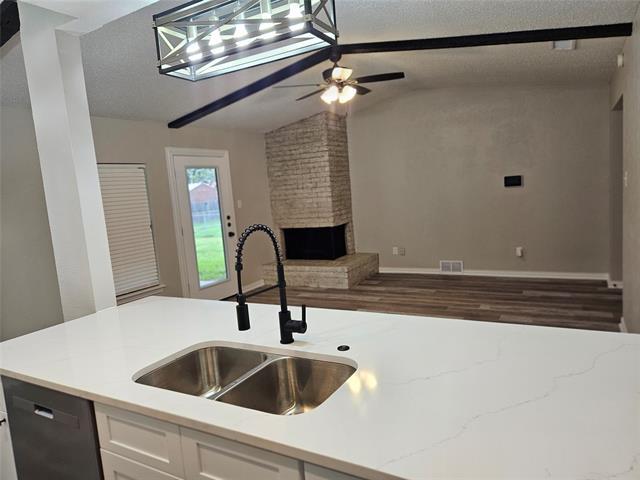 Building Photo - 616 Carl C Senter St