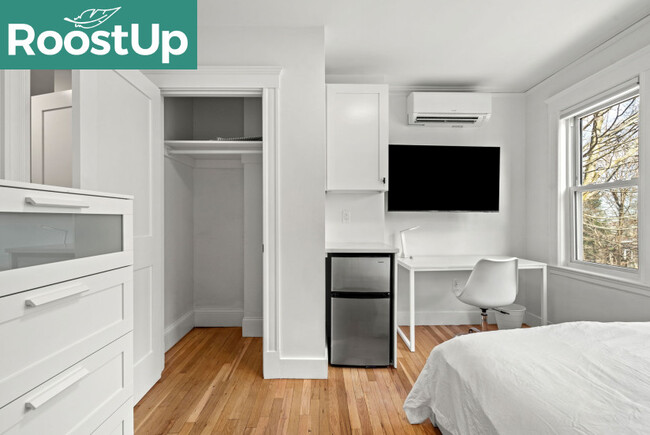 Building Photo - New RoostUp Furnished Private Bedroom with...