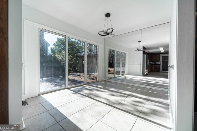 Building Photo - 3926 Clubland Dr