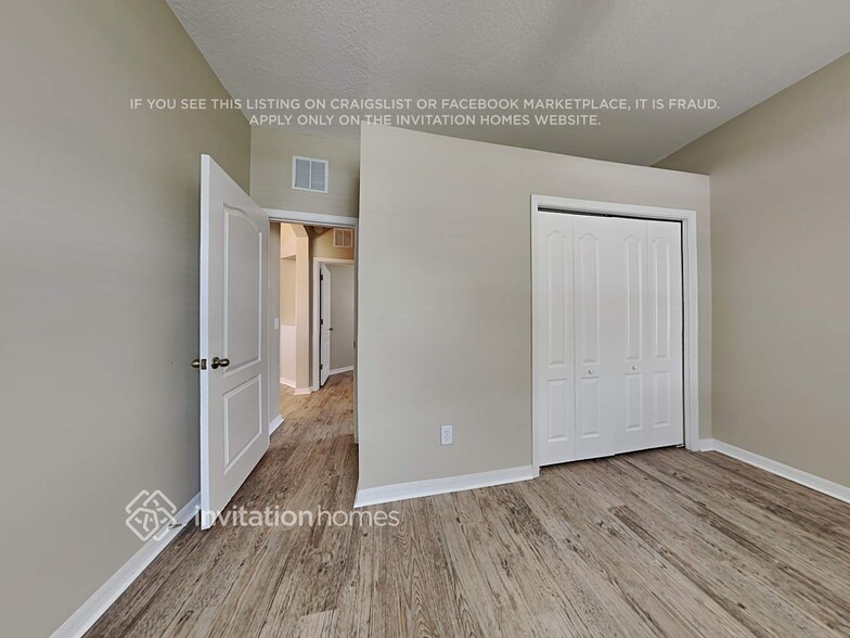 Building Photo - 1213 Gordon Oaks Dr