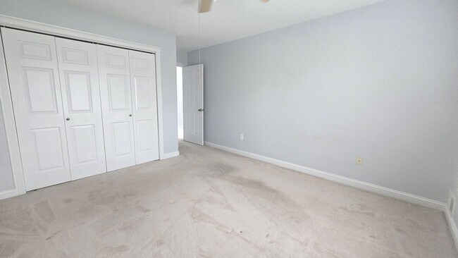 Building Photo - 2 Bedroom 2 Bathroom Townhome