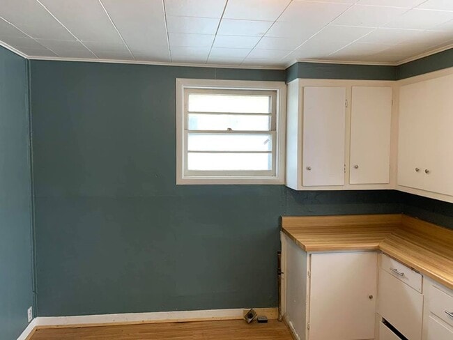 Building Photo - 3 bedroom home