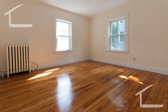 Building Photo - HOT BRIGHTON LISTING!!!!