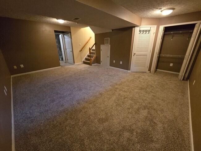 Building Photo - 4927 Bristle Cone Cir