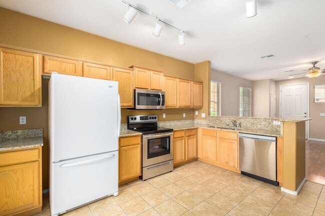 Building Photo - 3 Bedroom, 2 bath home in the heart of Gilbert!