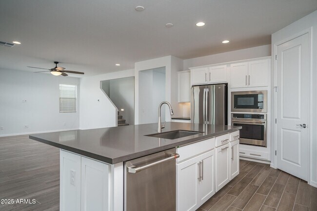 Building Photo - 9036 S 169th Dr