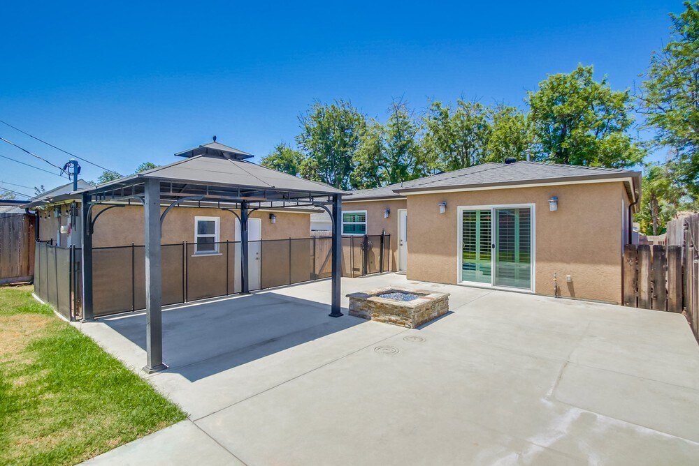 Building Photo - 4747 Rolando Blvd