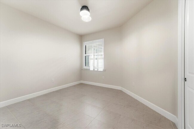 Building Photo - 5935 Mayflower Way