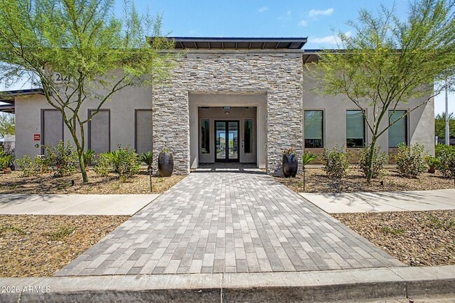 Building Photo - 2121 W Sonoran Desert Dr