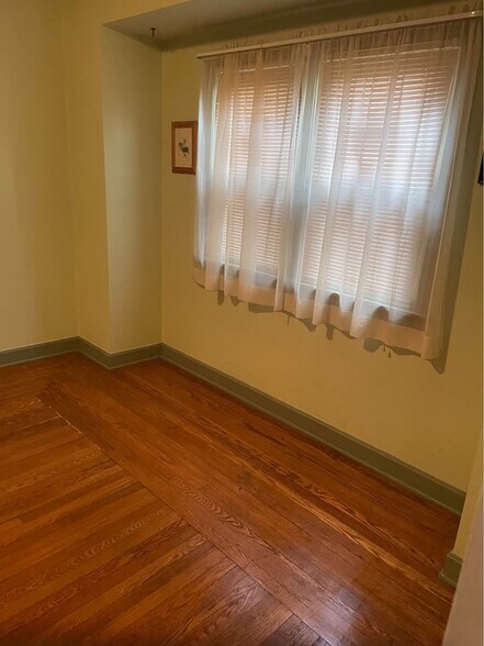 Building Photo - 374 Belvedere Ave NE