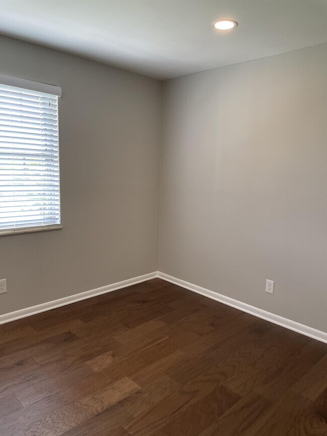 Building Photo - 2601 Shropshire Blvd