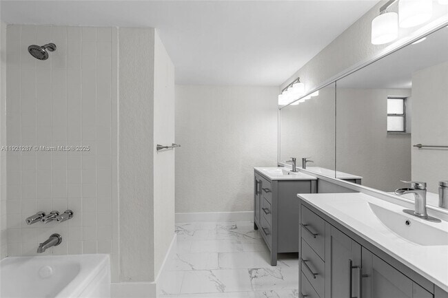 Building Photo - 4215 N University Dr