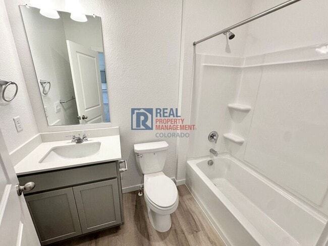 Building Photo - 778 N Clubview St