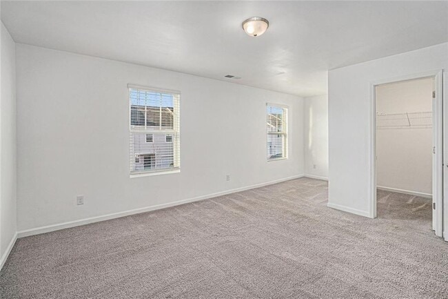 Building Photo - 308 Penn Sta Wy