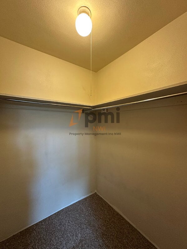 Building Photo - 660 N Hobart Rd