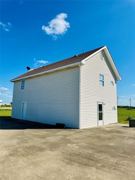 Building Photo - 12366 Legacy Ln
