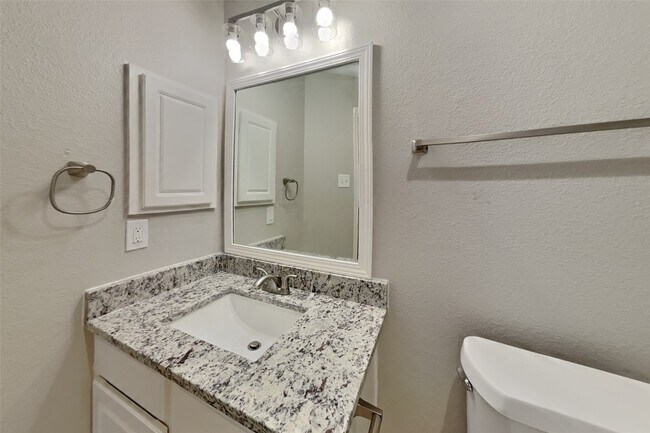 Building Photo - 1327 Coppercrest Dr