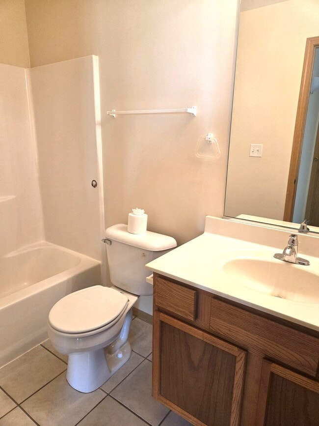 Building Photo - 460 Timber Dr