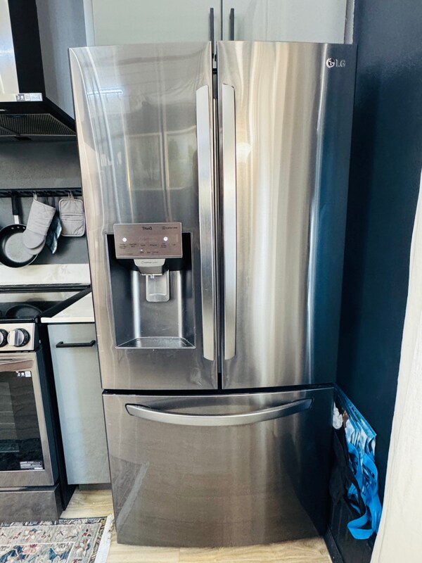 Building Photo - 24 E Winding Hill Rd