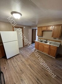 Building Photo - 1301 Thurman St